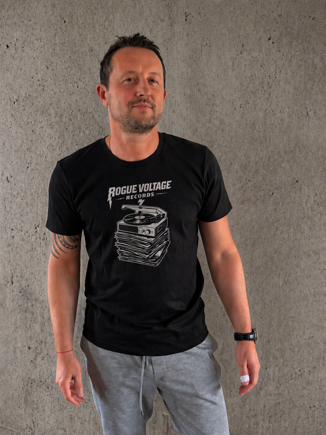 T-shirt streetwear rétro vinyl noir homme – Rogue Voltage